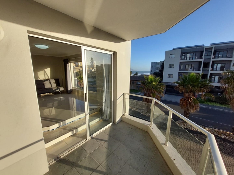 1 Bedroom Property for Sale in Table View Western Cape